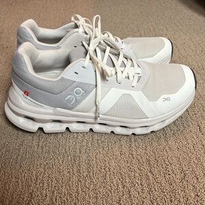 On Cloud Runners Hardly Worn Great Condition